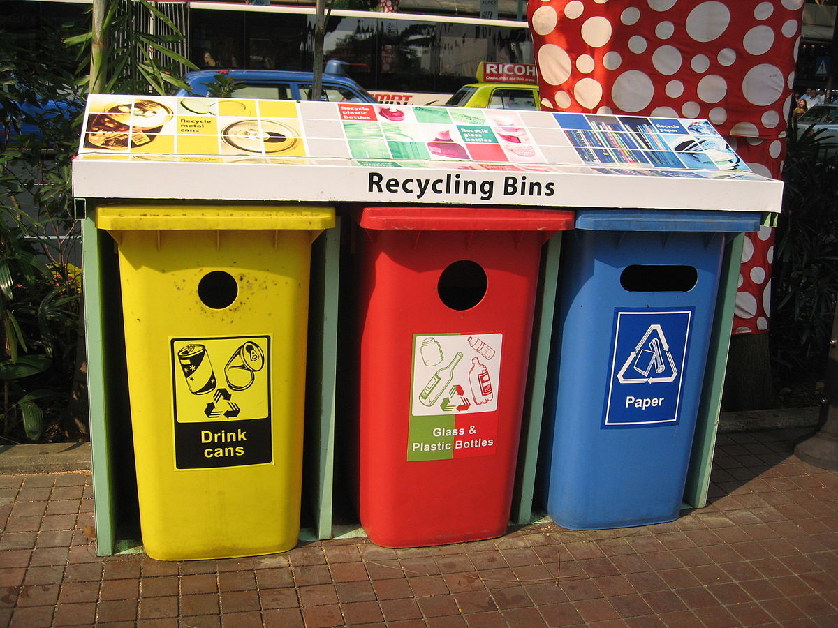 Waste sorting trashcans